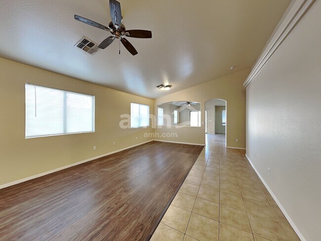 Building Photo - 11234 W Mariposa Drive