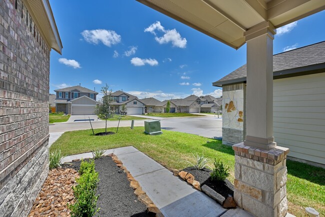 Building Photo - 1053 Lilly Ln