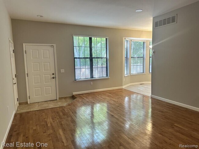 Foto del edificio - 7219 Danbrooke Ct