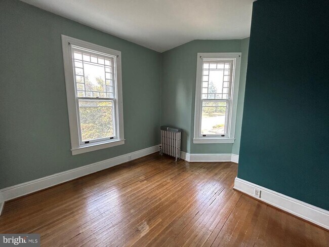 Building Photo - 610 Linden Ave