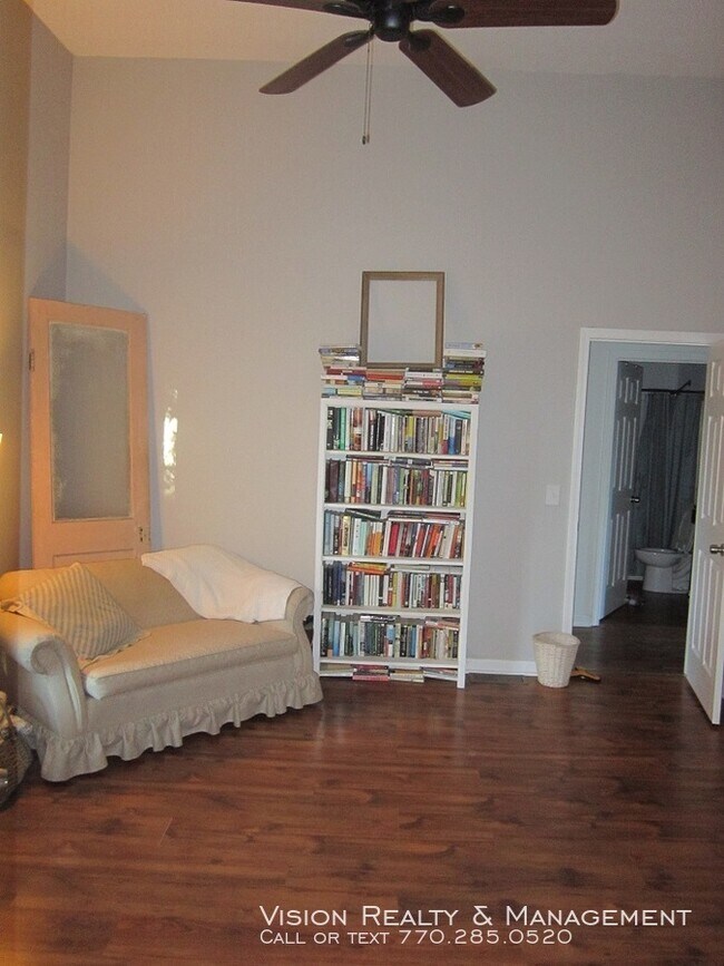 Building Photo - 131 S. Coleman St