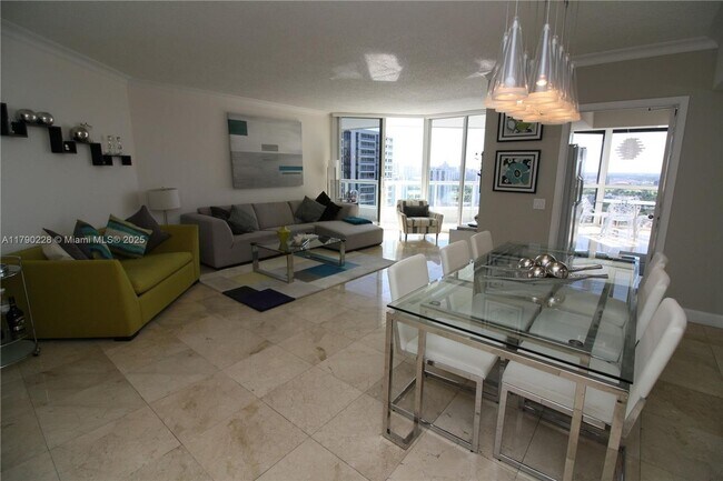 Foto del edificio - 21205 Yacht Club Dr