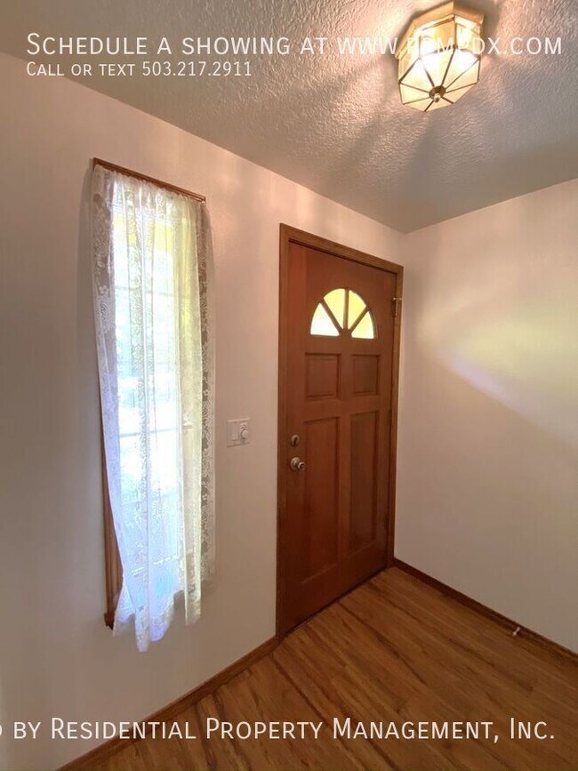 Building Photo - 7950 SW 135th Ave
