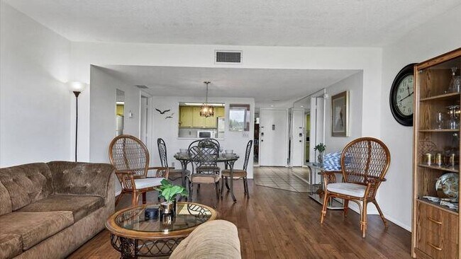 Building Photo - ANC307