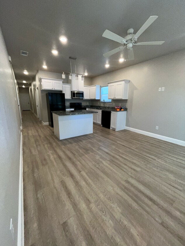 Foto principal - 3118 Hemphill St