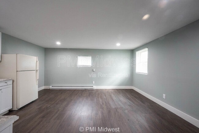 Building Photo - 238.5 N Beville Ave