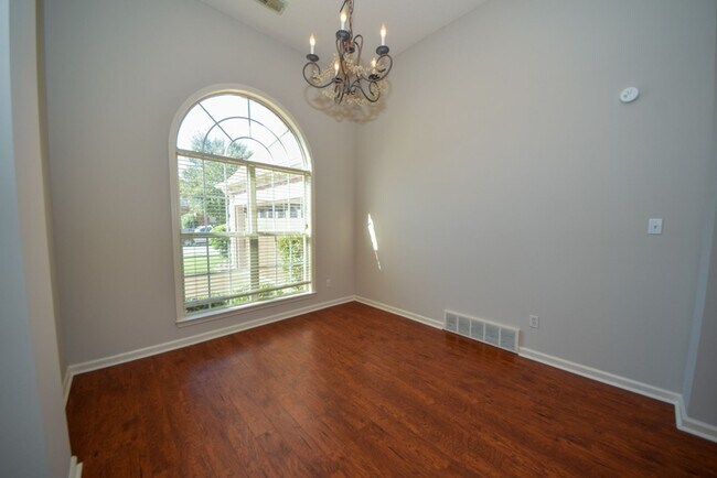 Foto del edificio - Great 3 bed, 2 bath home in Cordova with wonderful curb appeal.