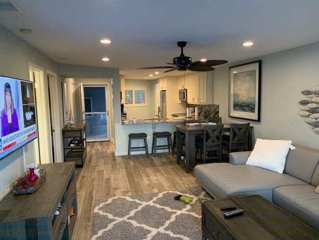 Building Photo - 610 Island Way