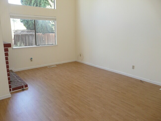 Foto del edificio - Bright Cambrian 3 Bedroom 2.5 Bath Home w/Office