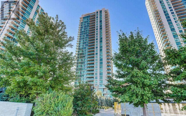 Photo du bâtiment - 215 Sherway Gardens Rd