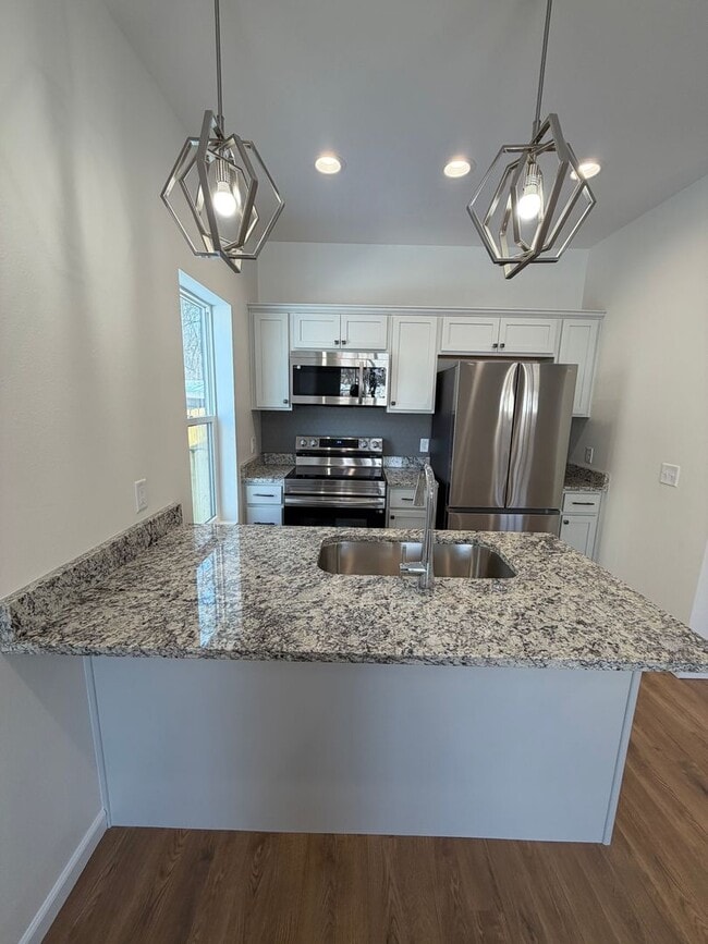 Building Photo - 3 Bedroom | 2 Bathroom | 1 Car Garage | Duplex | Springfield MO!