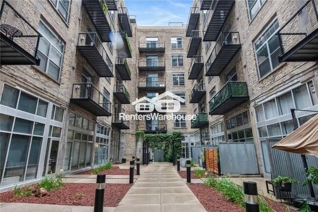 Building Photo - 521 S 7th St