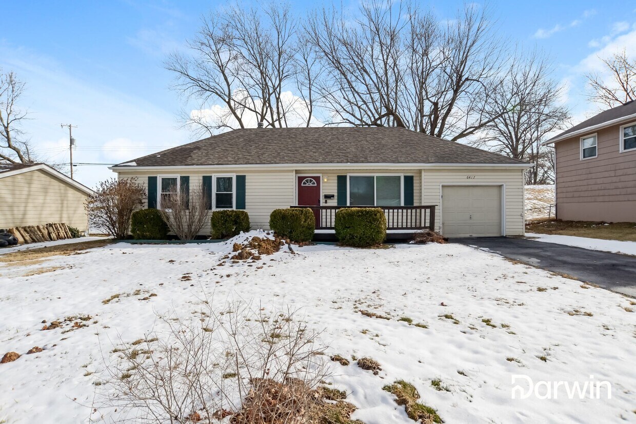Primary Photo - 6417 N Indiana Avenue, Gladstone, MO 64119