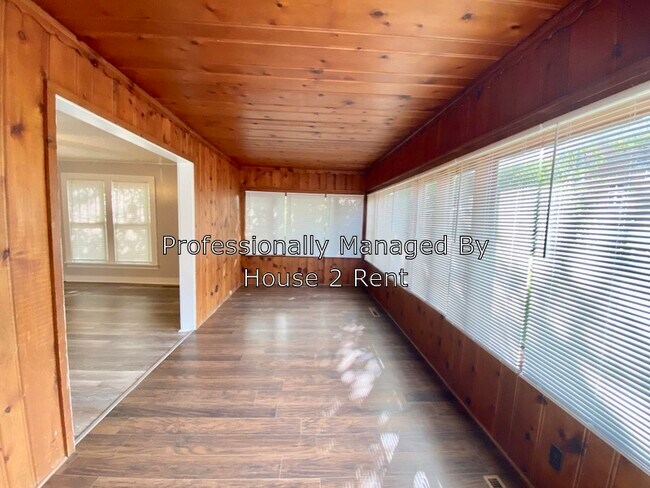Foto del edificio - 603 E Poplar St