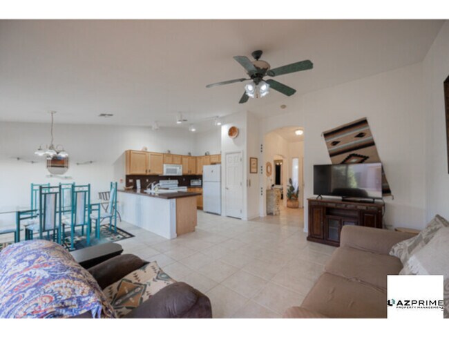 Foto del edificio - Discover this Lovely 2/2 House in a Desira...