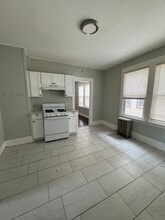 Building Photo - 918 Winchester Ave