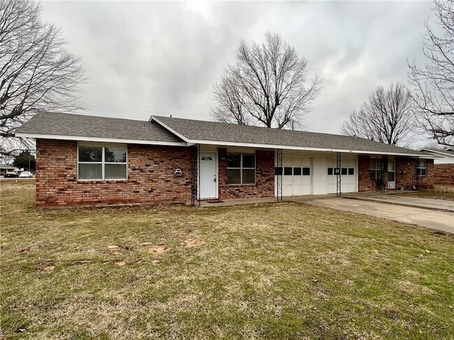 Photo - 2004 Horseshoe Dr Apartment