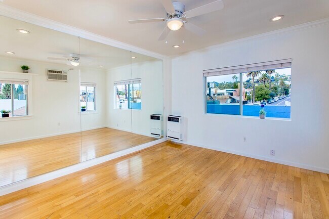 Foto del edificio - 1650 Winona Blvd