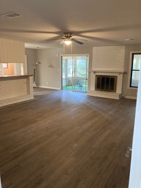Building Photo - 151 Country Club Dr