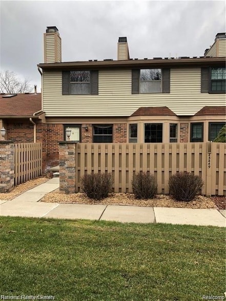 Building Photo - 43449 Arbor Way W