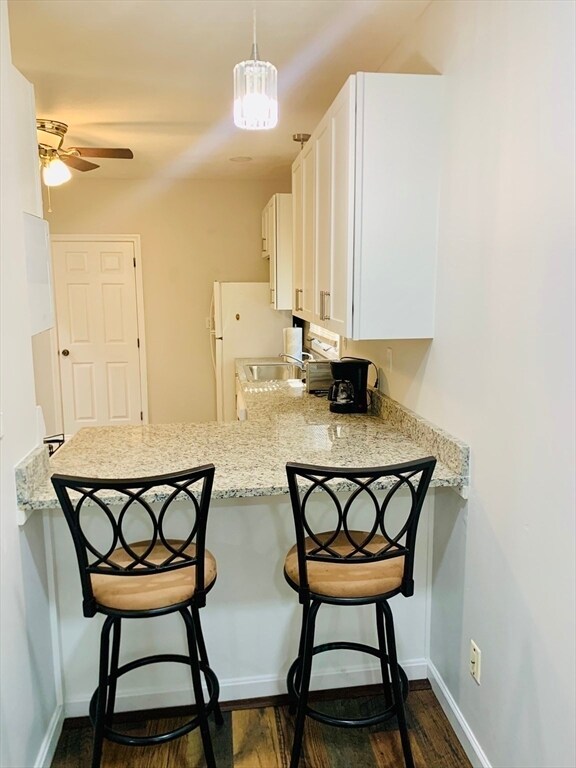 Building Photo - 400 Charles St