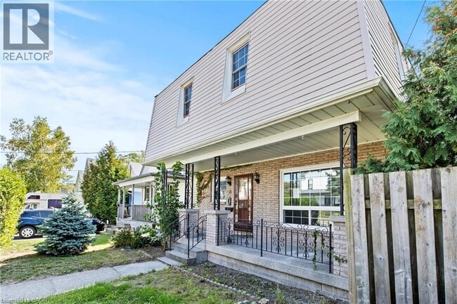 Building Photo - 15 McCormick St