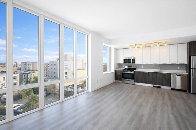 Building Photo - 1524 Sheepshead Bay Rd