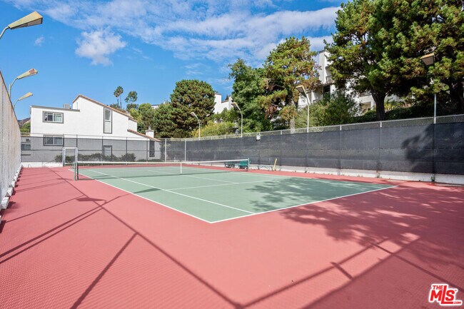 Foto del edificio - 1580 Palisades Dr