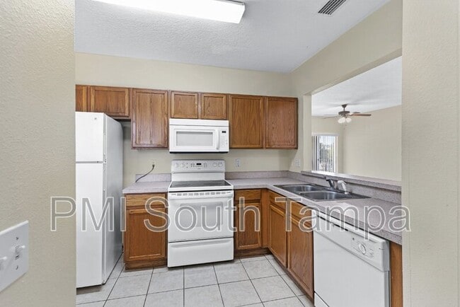 Building Photo - 6007 Skydale Way