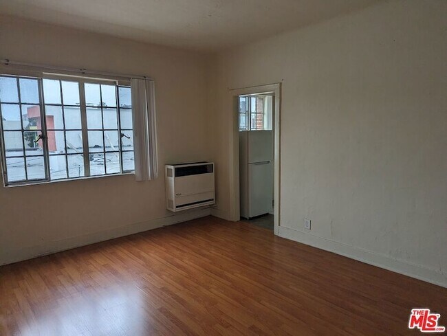 Foto del edificio - 259 S Harvard Blvd