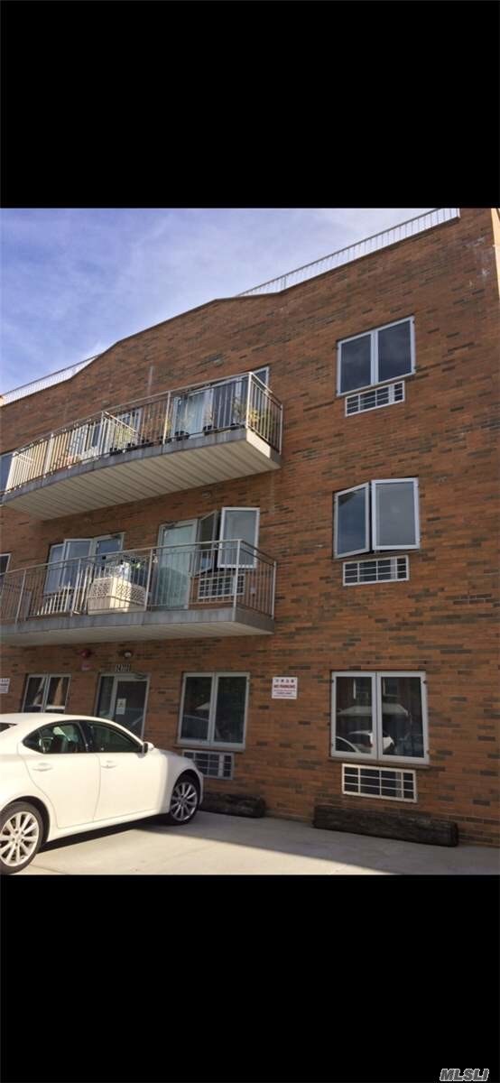 Foto del edificio - 147-30 Barclay Ave