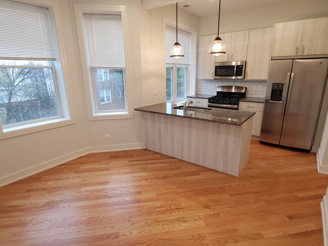 Foto del edificio - 843 N Leavitt St