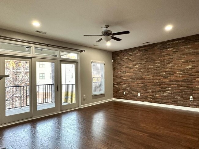 Foto del edificio - 283 Hugh Shelton Loop