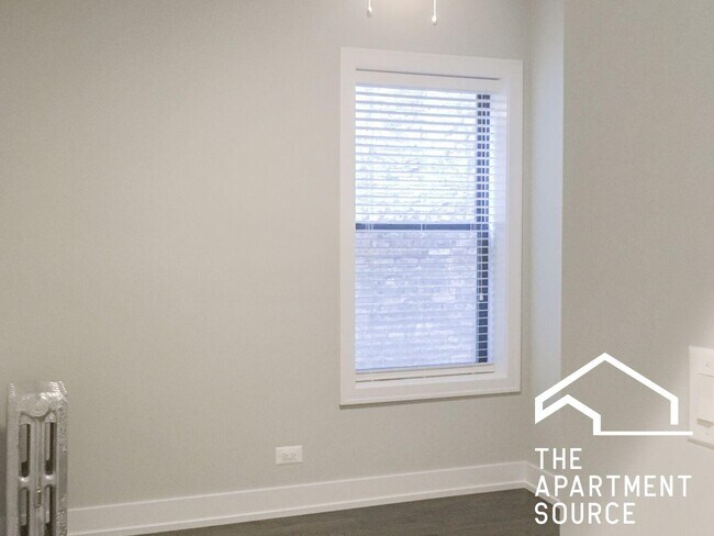 Foto del edificio - 4951 N Oakley Ave