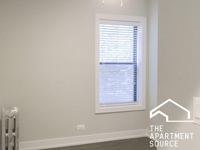Building Photo - 4951 N Oakley Ave