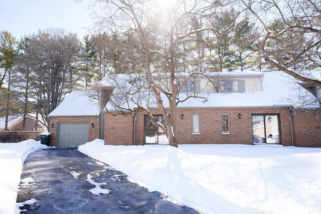 Foto del edificio - 6326 Tamworth Ct