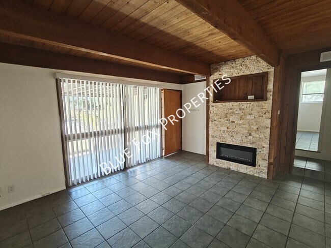 Foto del edificio - 275 E Norma Ln