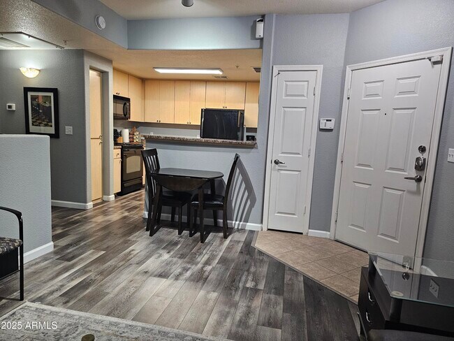 Foto del edificio - 18416 N Cave Creek Rd
