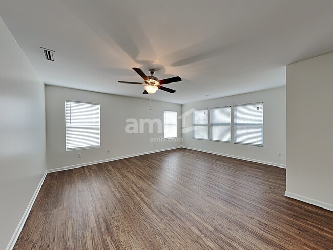 Building Photo - 5525 Idlewild Rd N