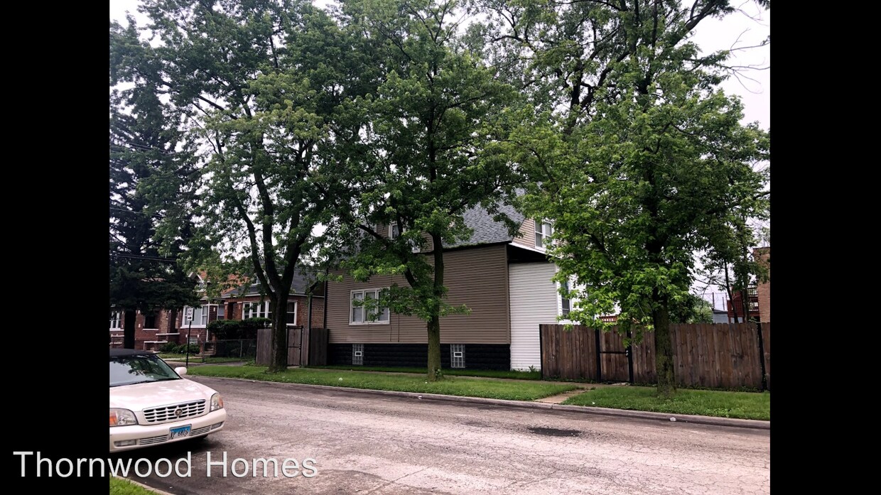 Primary Photo - 4 br, 1.5 bath House - 1024 W. 87th St.