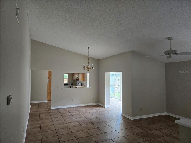 Building Photo - 1666 Tremont Ln