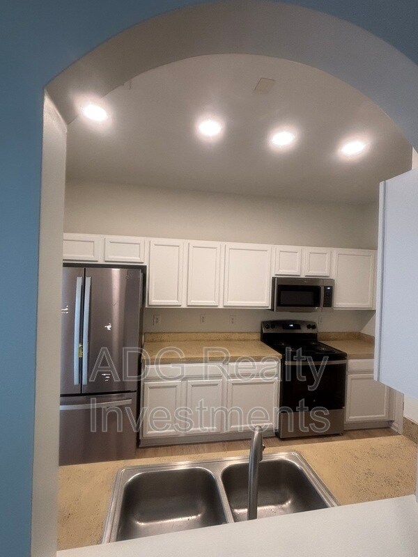 Foto del edificio - 2128 Whispering Way