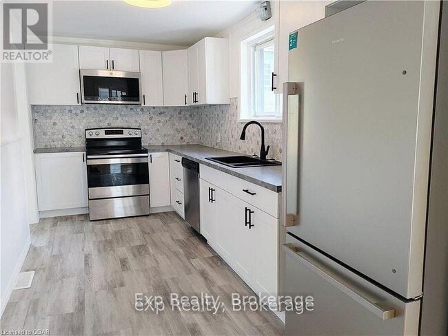 Building Photo - 33 Murney St