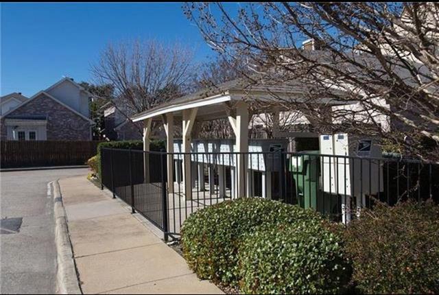 Building Photo - 3934 Brandon Park Dr