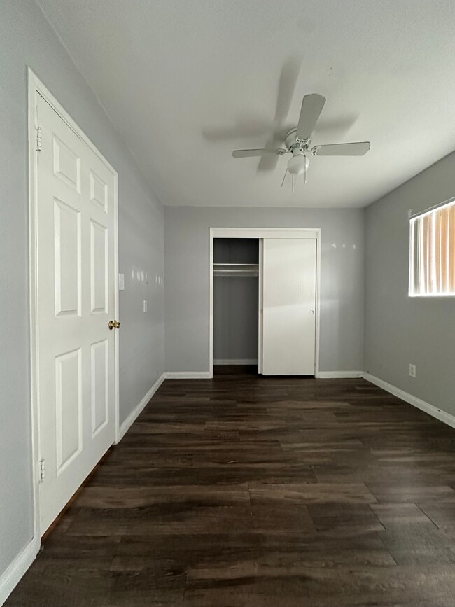 Building Photo - Vista Hermosa Apartments - All Utilities Incl