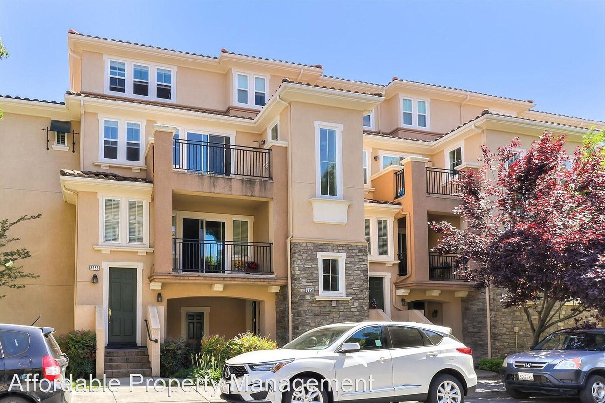 Primary Photo - 3 br, 2.5 bath House - 3358 Monaghan Street