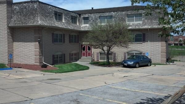 Primary Photo - 2721 S 134th St