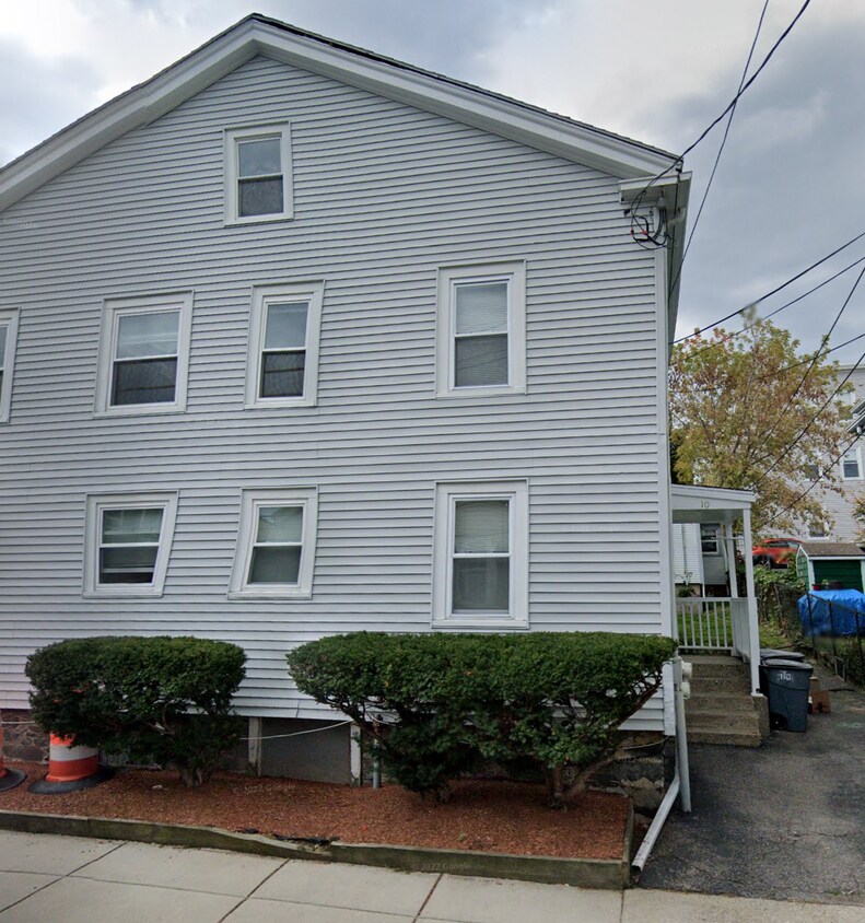 Building Photo - 10 Shepard St