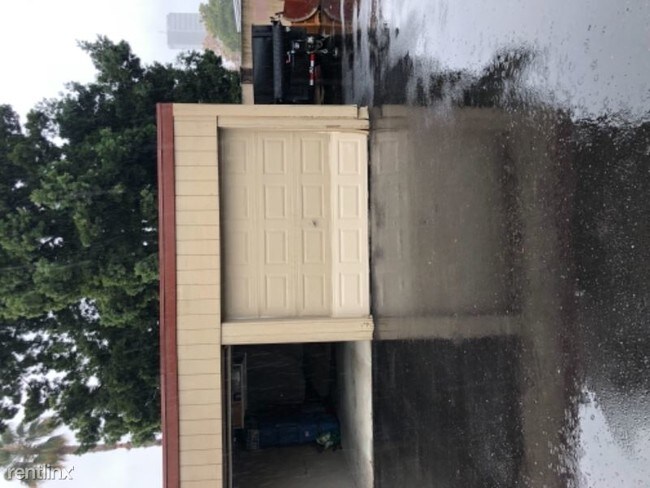 Foto del edificio - 2 br, 1 bath Apartment - 1059 E campbell ave