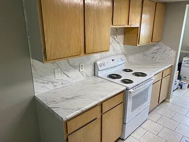 Foto del edificio - Available January 1st! 2 Bedrooms, 1.5 Bathrooms Two-Story Townhouse in Farmington